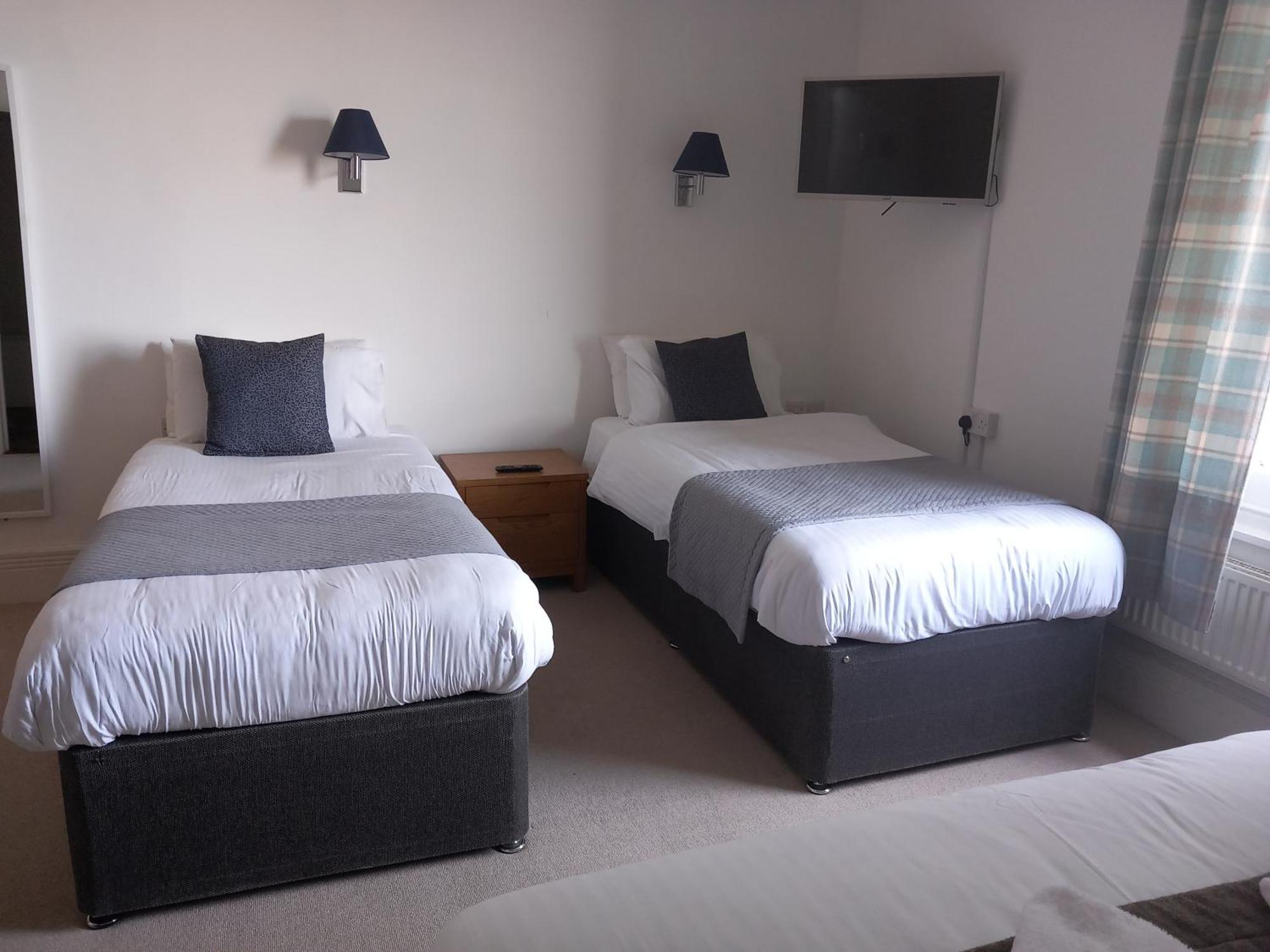 Hotel The 3*